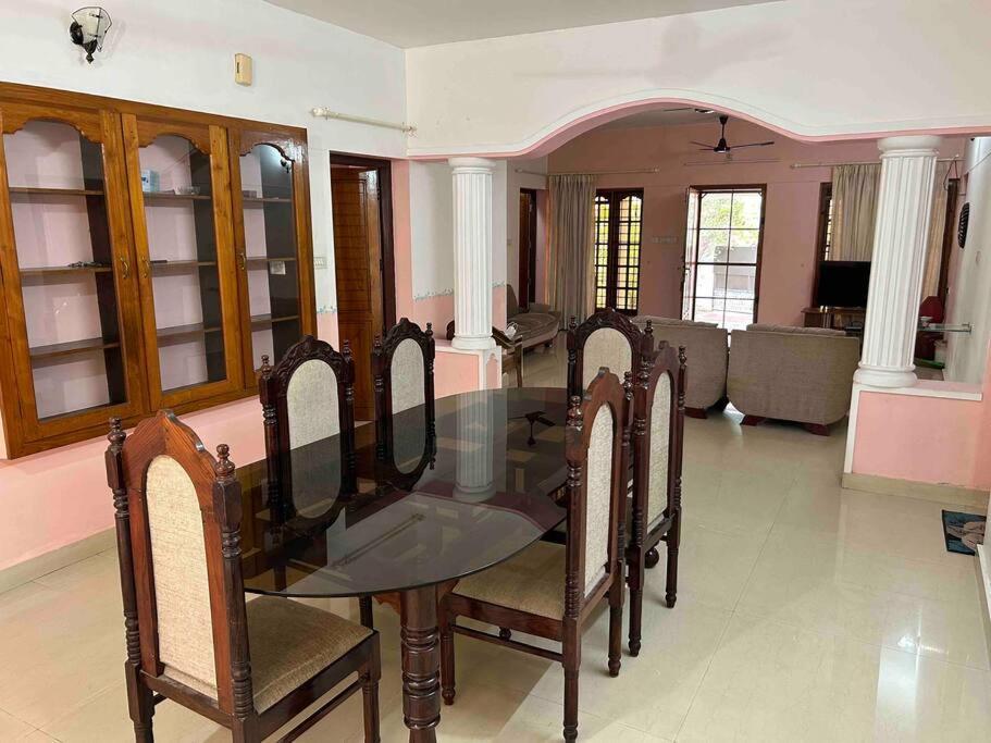 La Casa Trivandrum 4 Bhk Ac Luxury Villa At City Centre, Just 6 Kms To Airport Thiruvananthapuram Exteriér fotografie