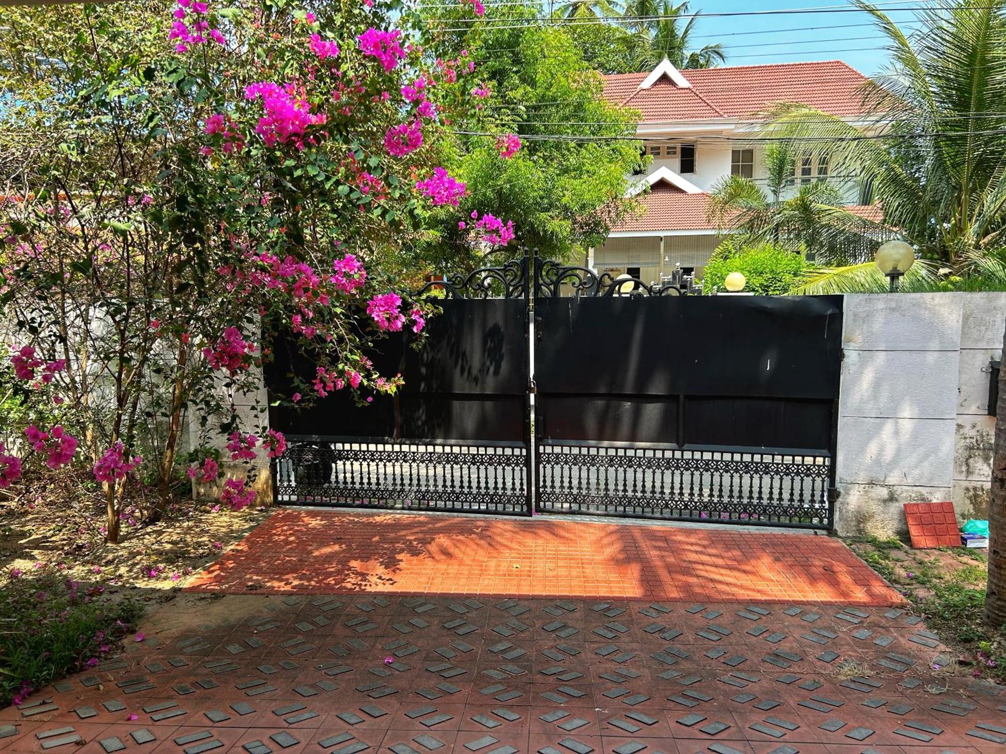 La Casa Trivandrum 4 Bhk Ac Luxury Villa At City Centre, Just 6 Kms To Airport Thiruvananthapuram Exteriér fotografie
