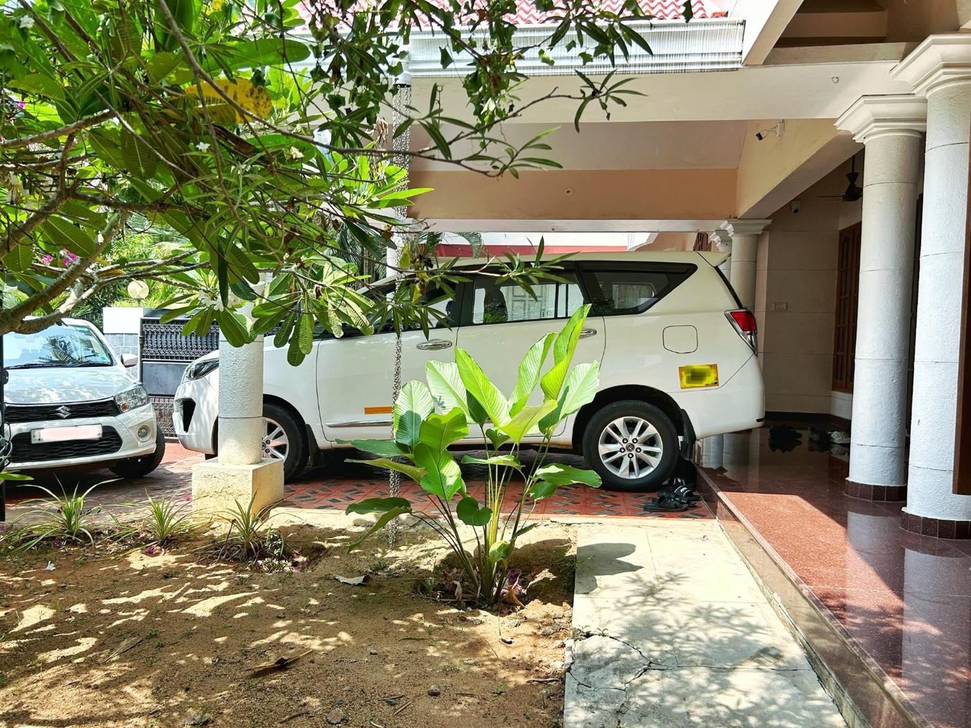 La Casa Trivandrum 4 Bhk Ac Luxury Villa At City Centre, Just 6 Kms To Airport Thiruvananthapuram Exteriér fotografie